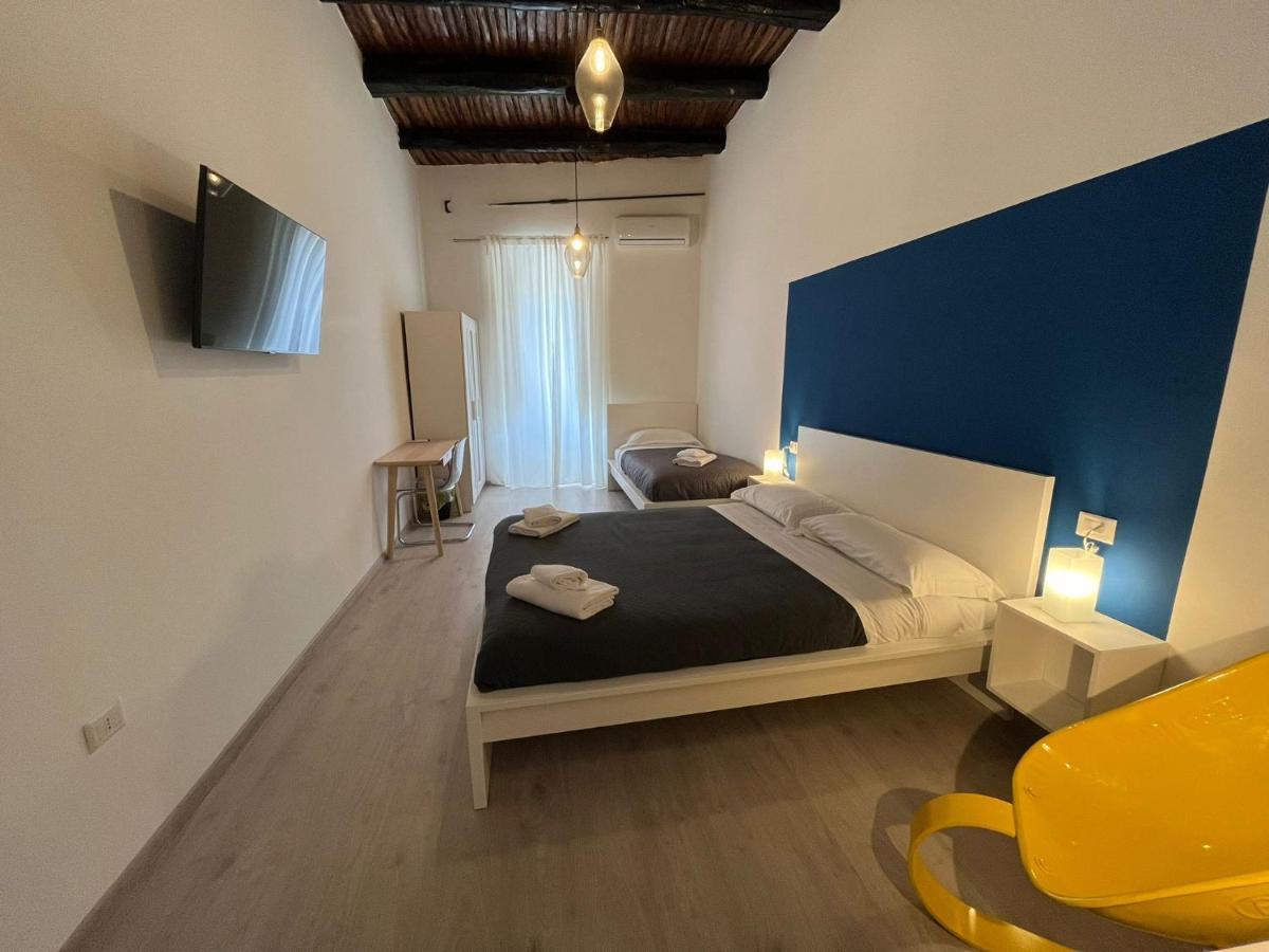 Donna Luisa A Santa Chiara Bed & Breakfast Naples Room photo