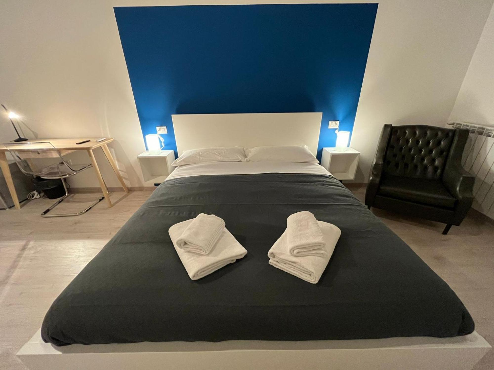 Donna Luisa A Santa Chiara Bed & Breakfast Naples Room photo